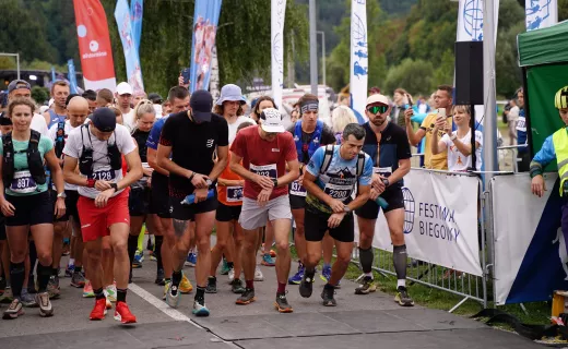 23 kilometry po górach. Zawodnicy pełni uśmiechów ruszyli na trasę [ZDJĘCIA] - 16